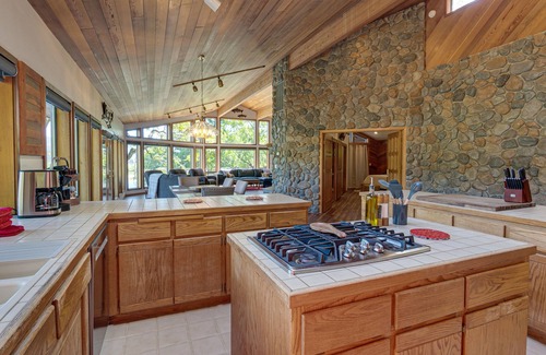 Gold Beach Casa | Rogue Keystone Lodge- River Front Views/Spa/Sleeps 7