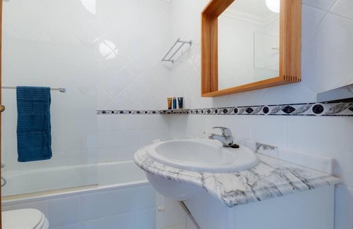 Vale de Carro Apartamento | ROJA PÉ - Elegante apartamento T2 com AC perto do Pine Cliffs