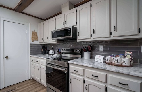 Northport Casa | Roll Tide Bungalow-3 miles to UA- 5 TVs- Game Room