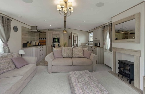Newton Saint Cyres Chalet De Esquí | Rolling Hills Splash Escape -Swimming Pool-Fishing Nearby