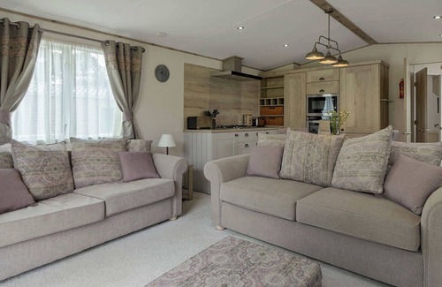 Newton Saint Cyres Chalet De Esquí | Rolling Hills Splash Escape -Swimming Pool-Fishing Nearby