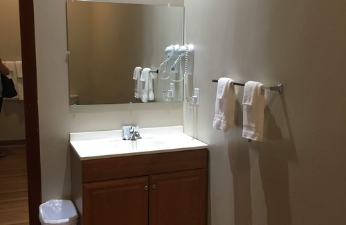 Cherokee Hotel | Rolling Hills Lodge