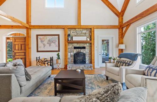 Millarville Casa | Rolling Hills Retreat - Family Friendly