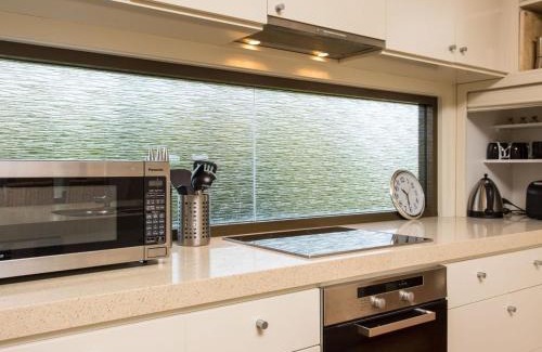 Merimbula Casa | Rolling Waves No 2