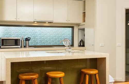 Merimbula Casa | Rolling Waves No 2