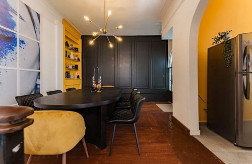 Roma Sur Casa | Roma Retreat: Modern Colonial Gem A/C 16 PAX