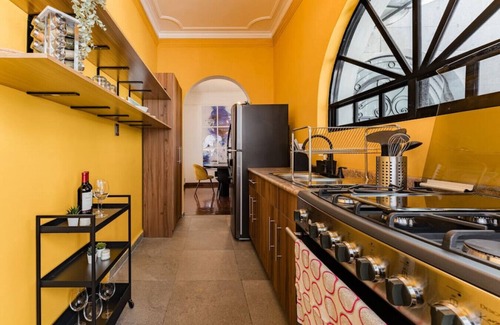 Roma Sur Casa | Roma Retreat: Modern Colonial Gem A/C 16 PAX
