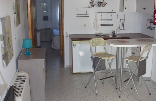 Verilaiika Cabaña | Romalea’s Apartments pequeño pueblo jardín orgánico
