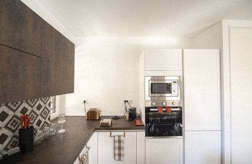Zona LIII Tomba di Nerone Apartamento | Roman Terrace & Soul in Peaceful Area