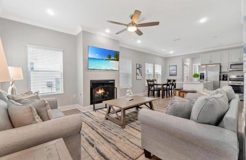 South Pensacola Casa | Romana Hideaway - 3 Bed 2 and Half Bath, Close to Downtown!