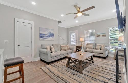 South Pensacola Casa | Romana Hideaway - 3 Bed 2 and Half Bath, Close to Downtown!