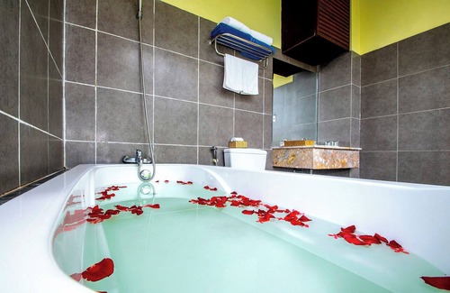 Phu Hai Beach Hotel | Romana Resort & Spa