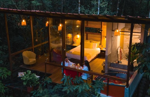 Ramonurcu Cabina | Romance y lujo: Glamping en Puyo yacuzzi privado
