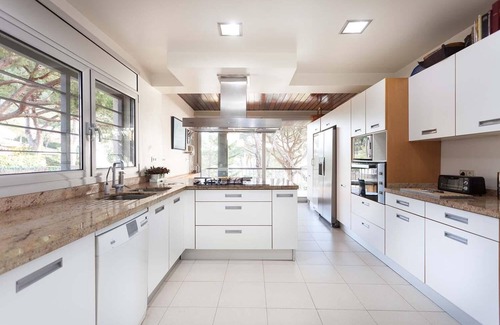Cabrils Casa | ROMANI - Casa con piscina privada. Capacidad hasta 17 personas. 20 minutos Barcelona