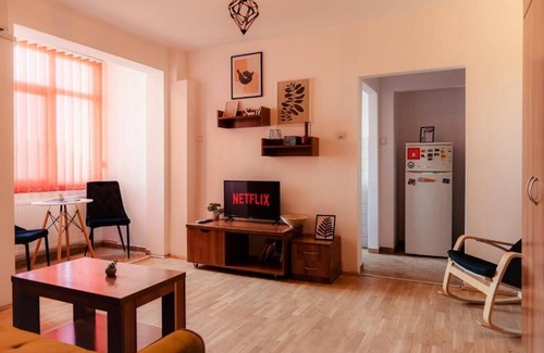 Bucharest City-Centre Apartamento | Romanian Athenaeum 1BR Apartment with Amazing View