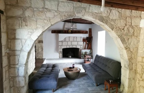 Lasa Casa | Romanos Villa