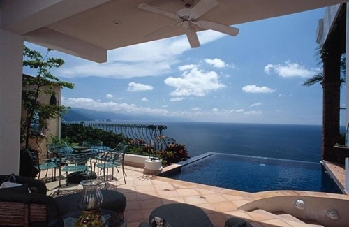 Conchas Chinas Villa | Romántica villa de 3 pisos Magníficas vistas desde 4 Master Suite