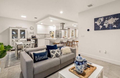 The Roads Apartamento | Romantic 3BD House/Rooftop,BBQ, Hot Tube