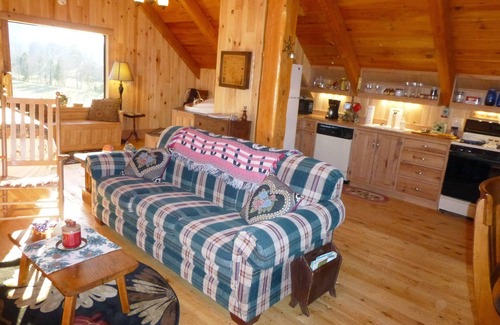 Bostic Cabina | Romántica cabaña Creekside 5 * de lujo para 2 * 28 acres * Jacuzzi * Pan casero