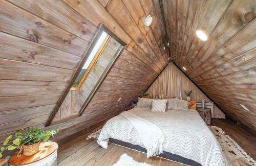 Wears Valley Casa | Romantic A-frame Private HotTub Firepit NearGSMNP