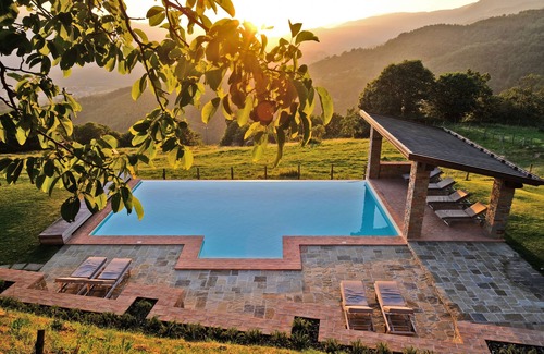 Pieve Fosciana Apartamento | Romántico apartamento en la Toscana villa campo, maravillosa vista de la naturaleza