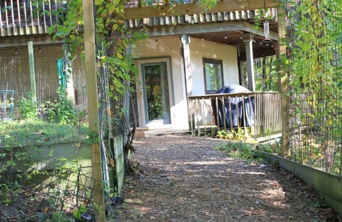 Berrien Springs Apartamento | Romantic and Peaceful Relaxation in the Woods with Hot Tub