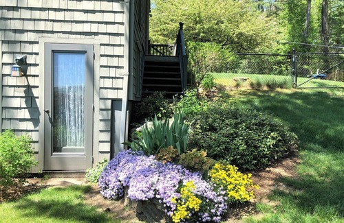 Great Barrington Cabaña | Romantic Berkshires Cottage - Impresionantes vistas, piscina