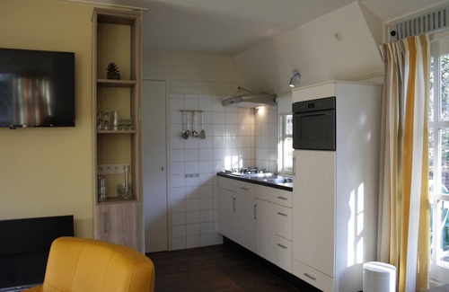 Herpen Casa | Romántico bungalow con lavavajillas, rodeado de naturaleza.
