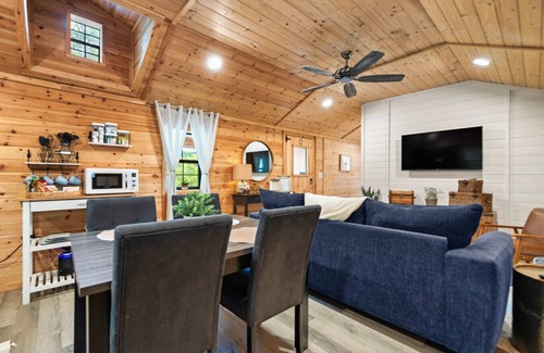 Stanton Cabina | Romantic Cabin | Dog Friendly Stay | 9 Mn to Gorge