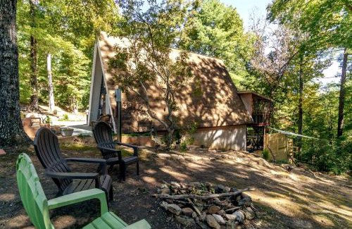 Lake Lure Casa | Romantic Cabin Getaway minutes from Chimney Rock
