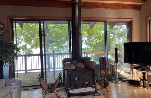 Canandaigua Cabaña | Romantic Canandaigua Lake getaway.