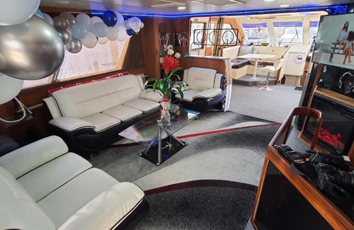 Gerritsen Beach Alquiler De Eote | Romantic Condo @ Ocean 3-deck Yacht