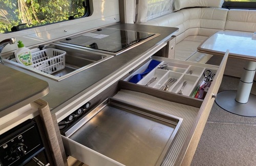 Longlands Casa | Romantic Cosy Comfortable Caravan - 5 minutes drive from Havelock North/Hastings