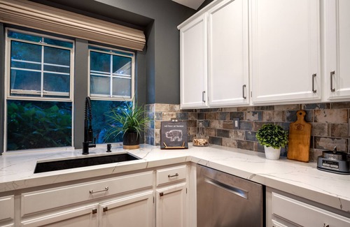 Yountville Casa | Romantic cottage with gorgeous Vineyard and Mountain Views.