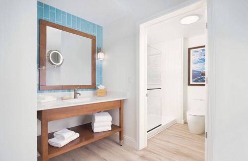 Park Shore Hotel | Romantic Couple Stay | Near Pristine Beaches | Outdoor Pool & Free Parking