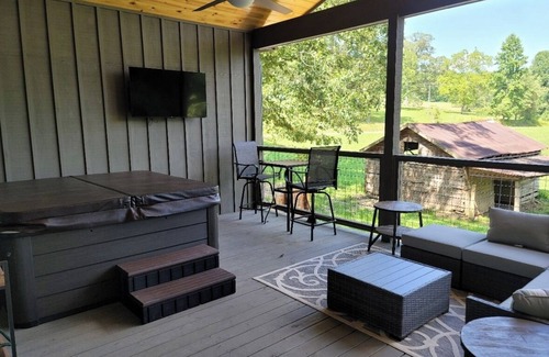 Clarkesville Cabina | Romantic Couples Cottage, Large Covered Deck with Hot Tub, TV, Couches, Firepit