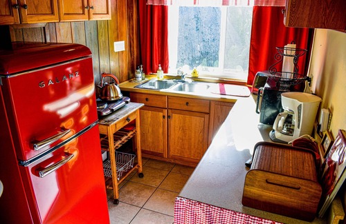 Ramona Cabaña | Romantic & cozy cottage w/fireplace; close to hiking trails & 30min to San Diego