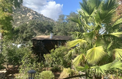 Ramona Cabaña | Romantic & cozy cottage w/fireplace; close to hiking trails & 30min to San Diego
