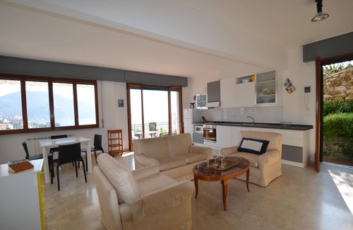 Recco Casa | Romantic domicile with a large garden and a fantastic sea view