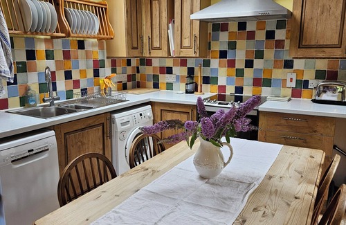 Burstock Cabaña | Romantic Dorset Stables Stay - Scenic Views & Countryside Calm