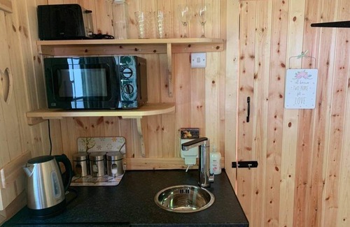 Irstead Apartamento | Romántico-Baño Privado-Cabaña del Pastor-Farm animals on site-Vista al campo