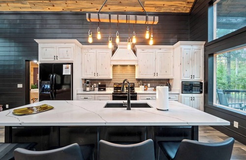 Pickens Casa | Whisper in the Woods Luxe Romantic Spa Retreat