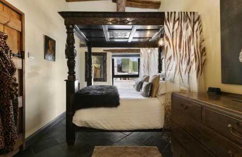 Alport Casa | Romantic four poster Cottage private outdoor Hot Tub & Sauna at Harthill Hall plus private daily use of indoor pool and sauna 1 hour per day