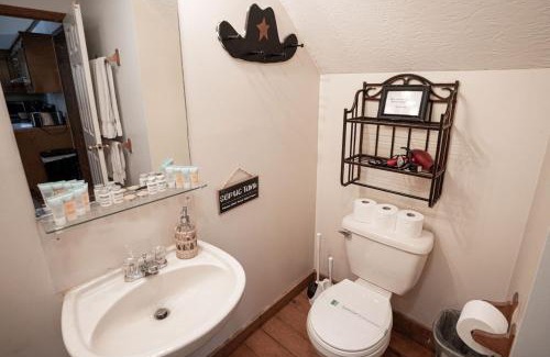 Blairsville Casa | Romantic Gateway in the Woods
