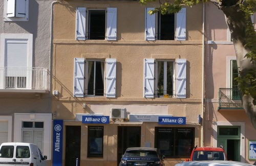 Saint-Chinian Apartamento | Romántico escapada en la plaza de Saint-Chinian con fantásticos paseos y vinos