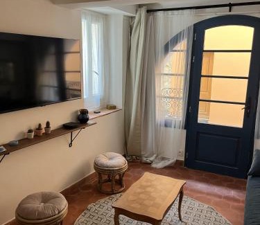 Bormes-Les-Mimosas Apartamento | Romantic getaway in Bormes