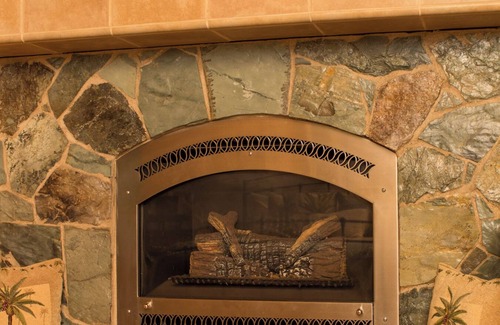 Murphys Apartamento | Romantic Getaway at Crestview Pond Estate