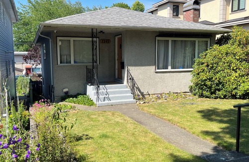 Fraserview Casa | Romantic Getaway Near the Heart of Vancouver