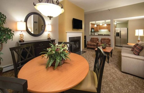 Brownsville Condominio | Romantic Getaway or Family winter adventures in 2BD Loft w/resort activities
