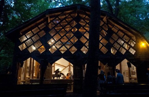 Woodstock Cabaña | Cabaña romántica + histórica del artista en bosques privados ~ despertar al canto de los pájaros!